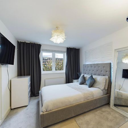 Modern 2 Bed City Apartment With Private Parking Swansea Eksteriør bilde