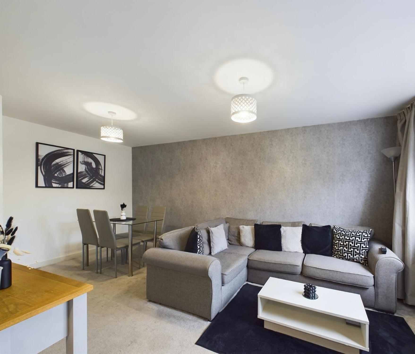 Modern 2 Bed City Apartment With Private Parking Swansea Eksteriør bilde